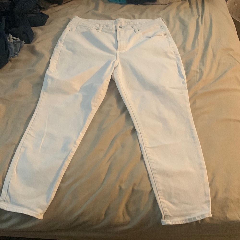 Old navy straight leg high rise white jeans for women